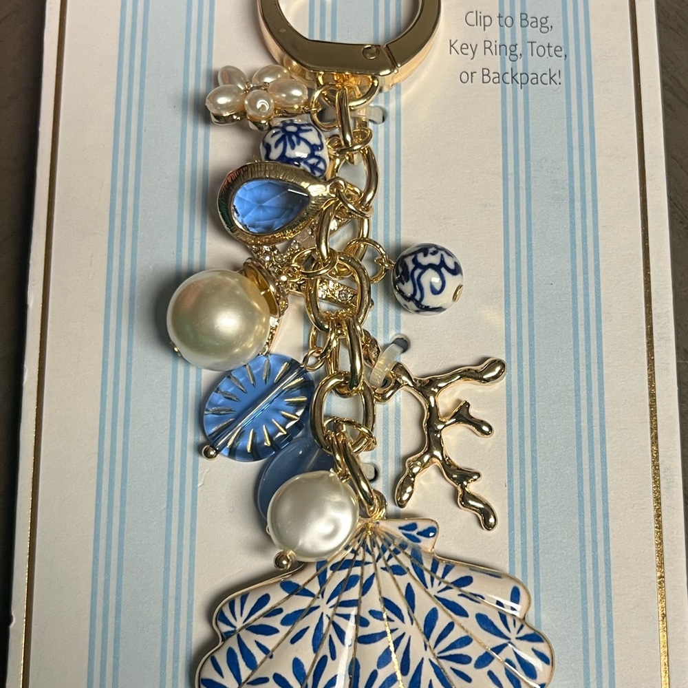 Blue & White Shell Charm Keychain - Picture 2 of 2